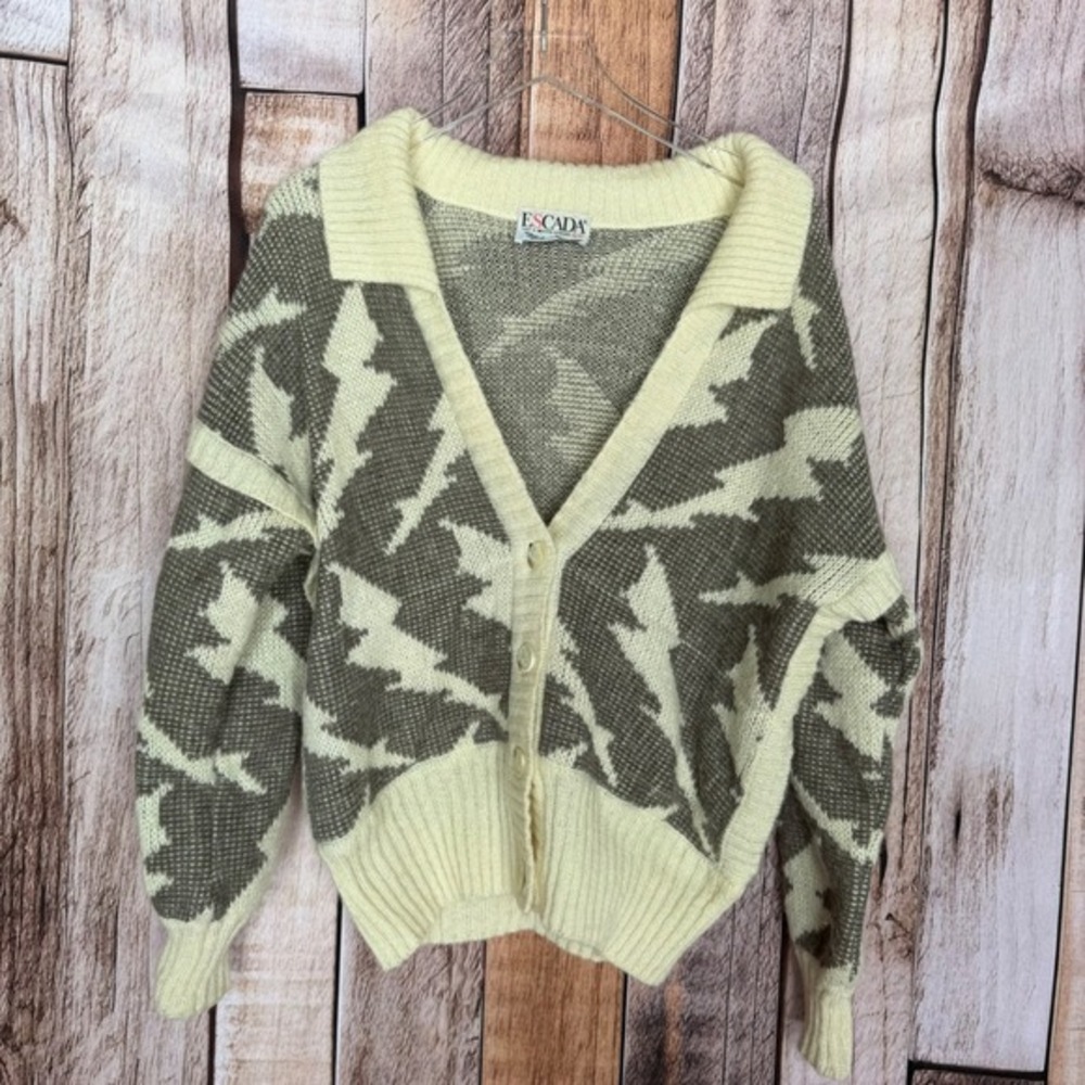 Escada Cardigan Sweater Vintage Lightning Alpine West Germany  Cabincore Size 38